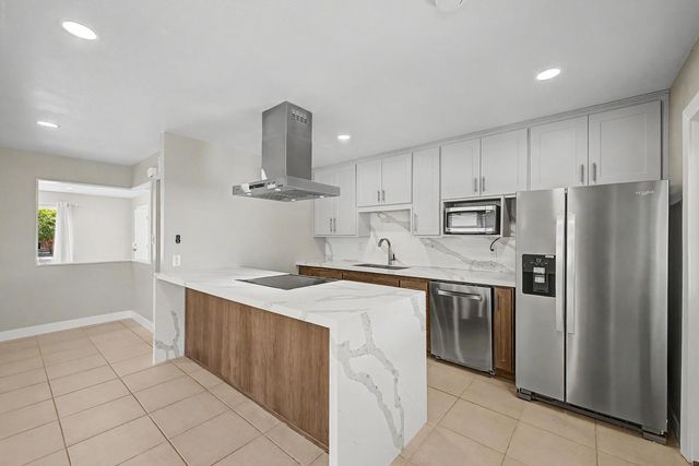 8730 E Rancho Vista Drive, Scottsdale, AZ 85251