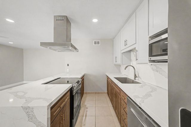 8730 E Rancho Vista Drive, Scottsdale, AZ 85251