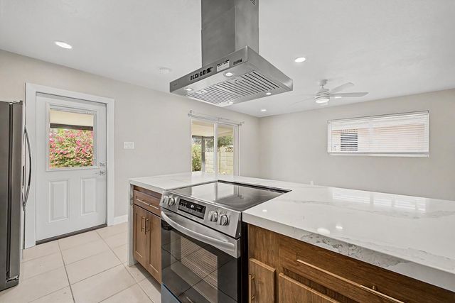 8730 E Rancho Vista Drive, Scottsdale, AZ 85251