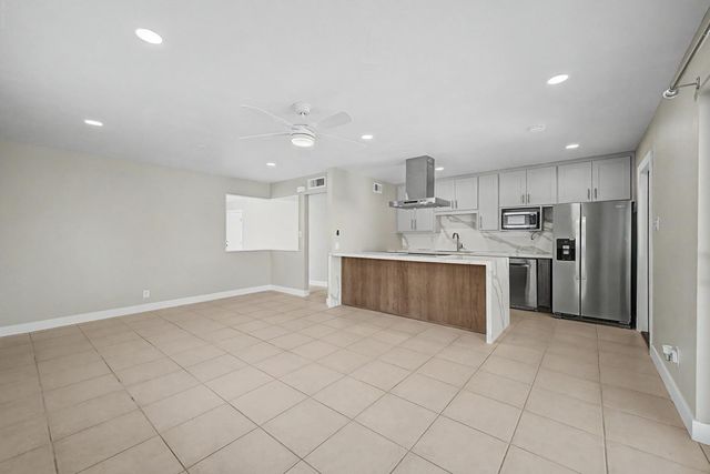 8730 E Rancho Vista Drive, Scottsdale, AZ 85251