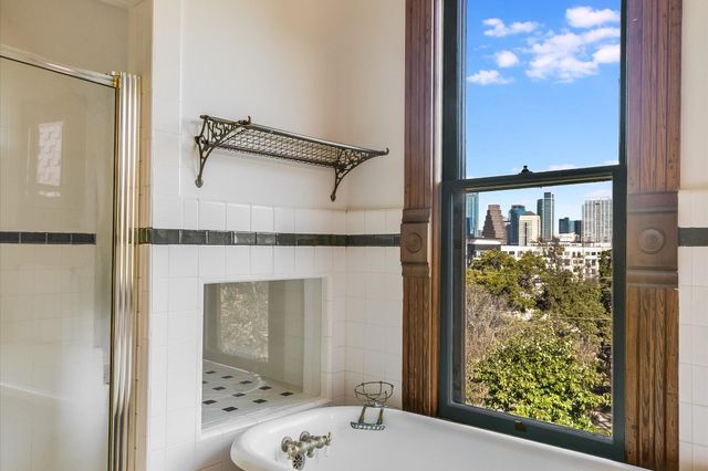 400 Academy DR, Austin, TX 78704