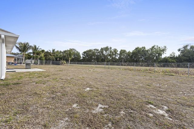 6942 NW Hershy Circle, Port St. Lucie, Port St Lucie, FL 34983