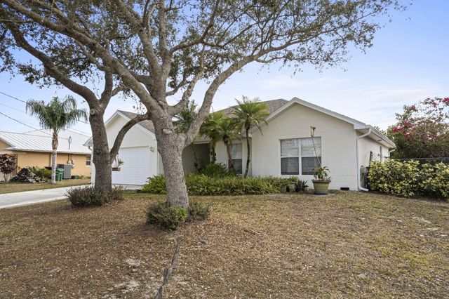 6942 NW Hershy Circle, Port St. Lucie, Port St Lucie, FL 34983