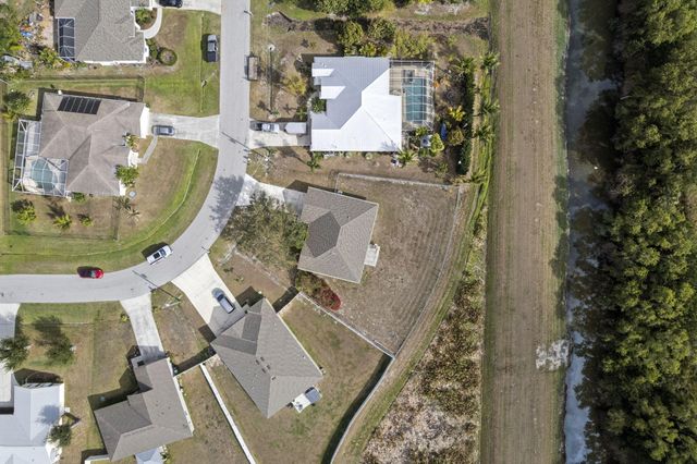 6942 NW Hershy Circle, Port St. Lucie, Port St Lucie, FL 34983