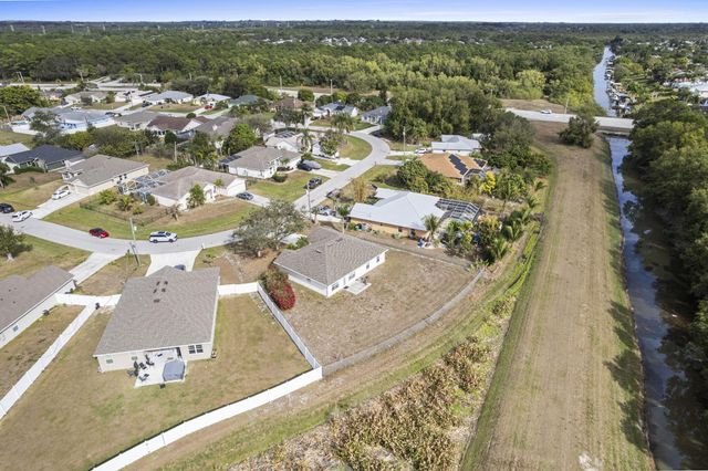 6942 NW Hershy Circle, Port St. Lucie, Port St Lucie, FL 34983