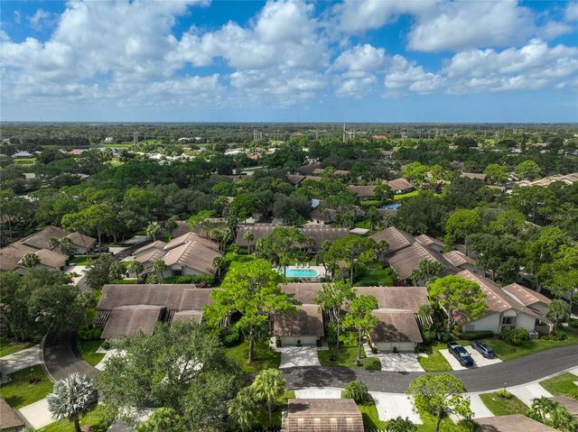 3217 SANDLEHEATH 45, Sarasota, FL 34235