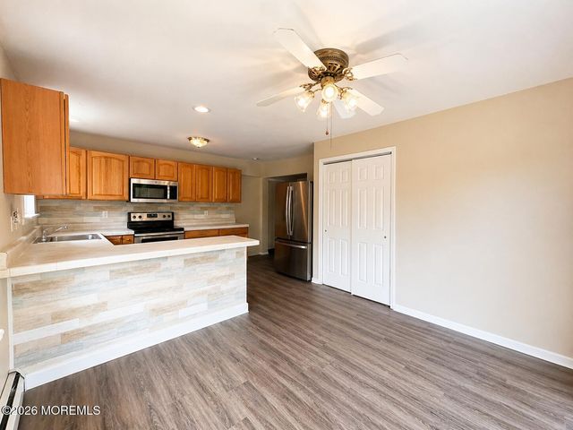 1821 Hovsons Boulevard, Toms River, NJ 08753