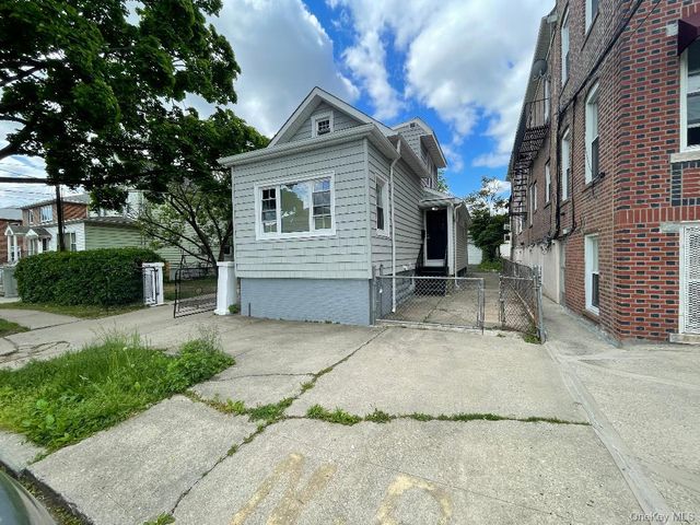 839 Clarence Avenue, Bronx, NY 10465