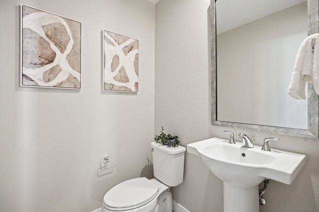 2814 Avella Cir, San Diego, CA 92108