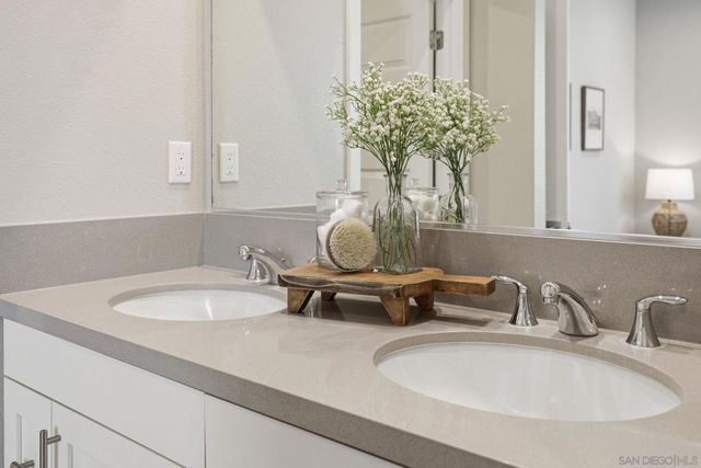 2814 Avella Cir, San Diego, CA 92108