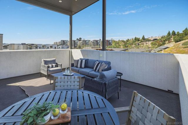 2814 Avella Cir, San Diego, CA 92108