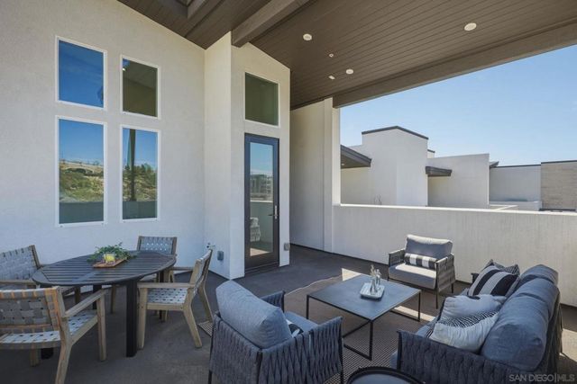 2814 Avella Cir, San Diego, CA 92108