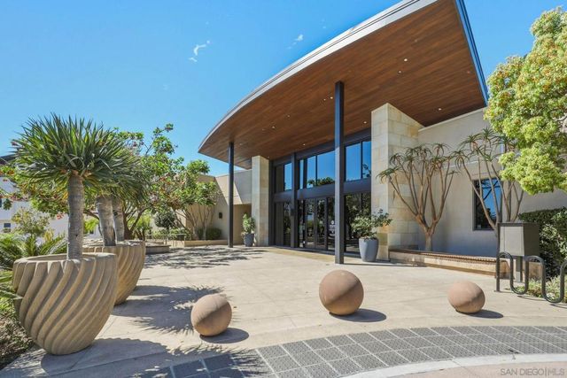 2814 Avella Cir, San Diego, CA 92108