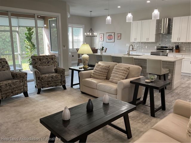 3037 Royal Oaks Court, Sebring, FL 33875