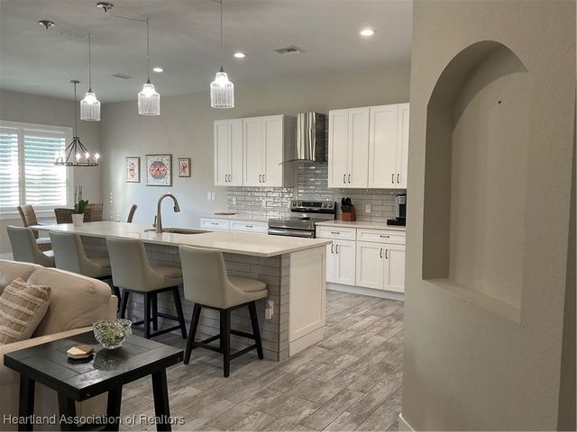 3037 Royal Oaks Court, Sebring, FL 33875