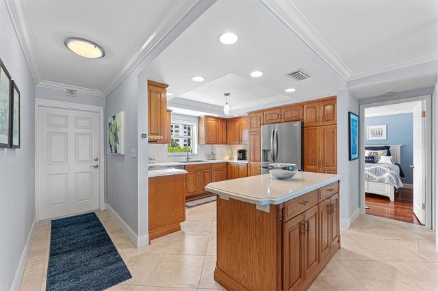 1160 Hillsboro Mile 205, Hillsboro Beach, FL 33062