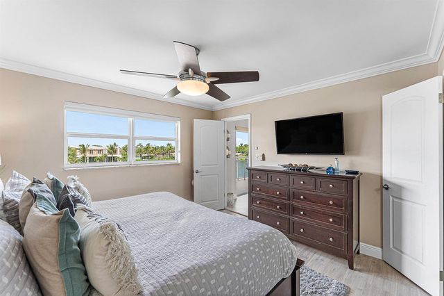 1160 Hillsboro Mile 205, Hillsboro Beach, FL 33062