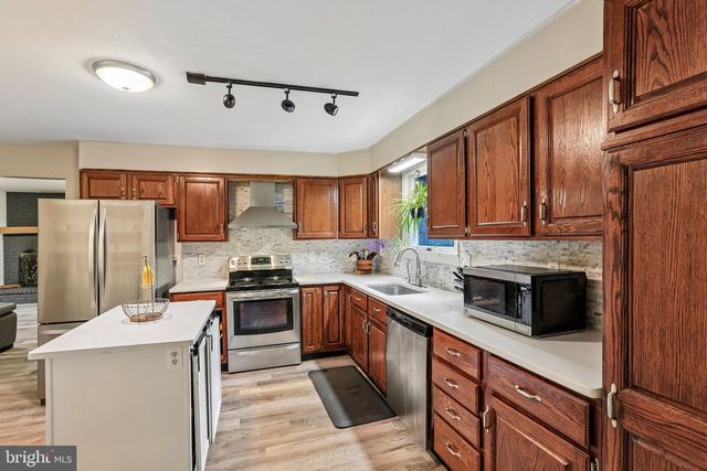 4317 WINTHROP DR, Harrisburg, PA 17112