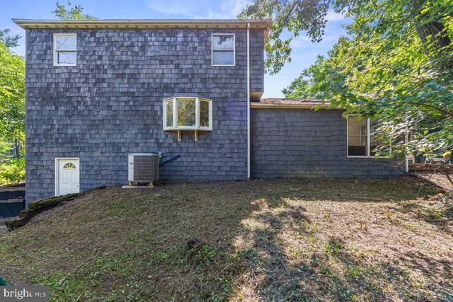 4317 WINTHROP DR, Harrisburg, PA 17112