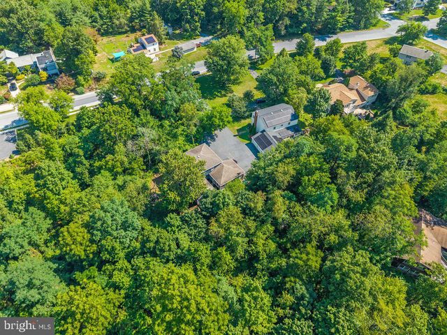 4317 WINTHROP DR, Harrisburg, PA 17112