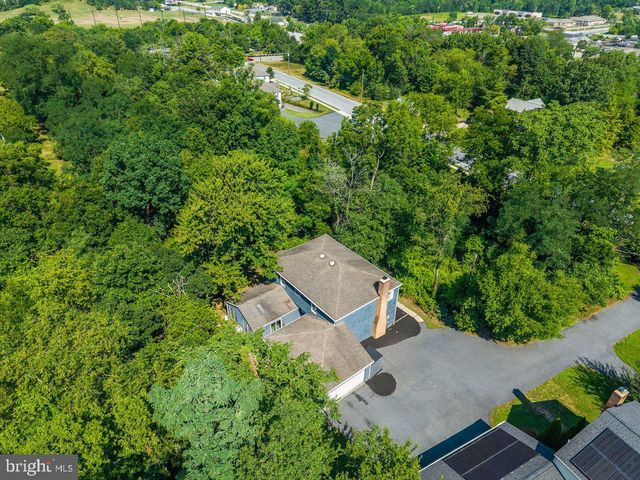 4317 WINTHROP DR, Harrisburg, PA 17112