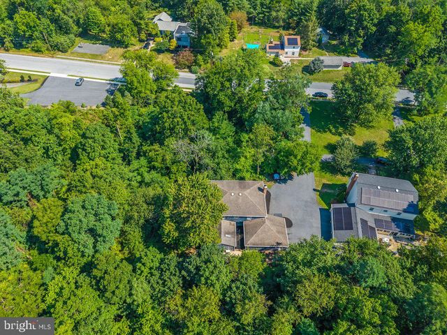 4317 WINTHROP DR, Harrisburg, PA 17112