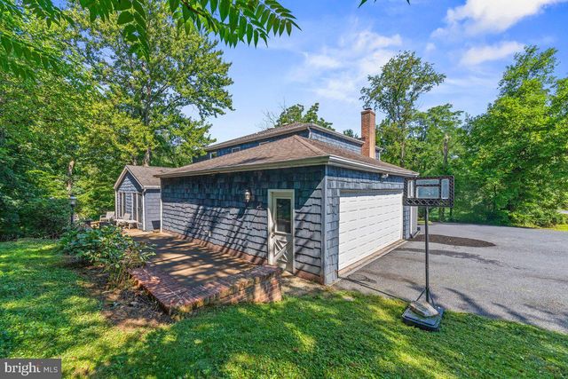 4317 WINTHROP DR, Harrisburg, PA 17112