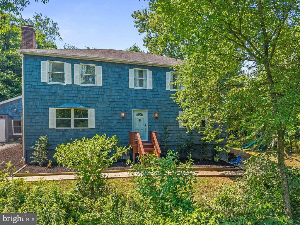 4317 WINTHROP DR, Harrisburg, PA 17112