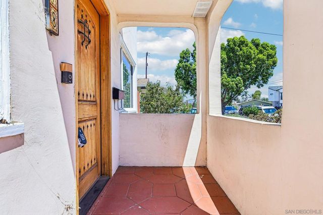 3378 N Mountain View Dr, San Diego, CA 92116