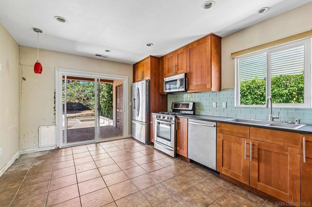 3378 N Mountain View Dr, San Diego, CA 92116