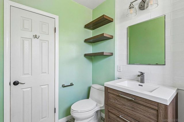3378 N Mountain View Dr, San Diego, CA 92116