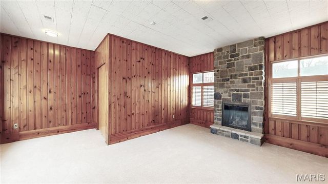 34 James Drive, St Charles, MO 63301