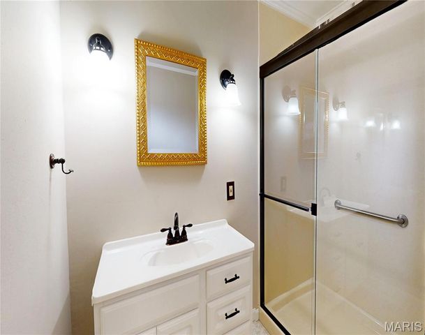 34 James Drive, St Charles, MO 63301