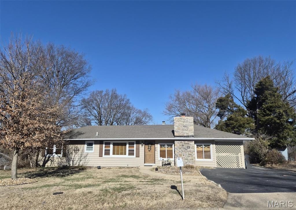 34 James Drive, St Charles, MO 63301