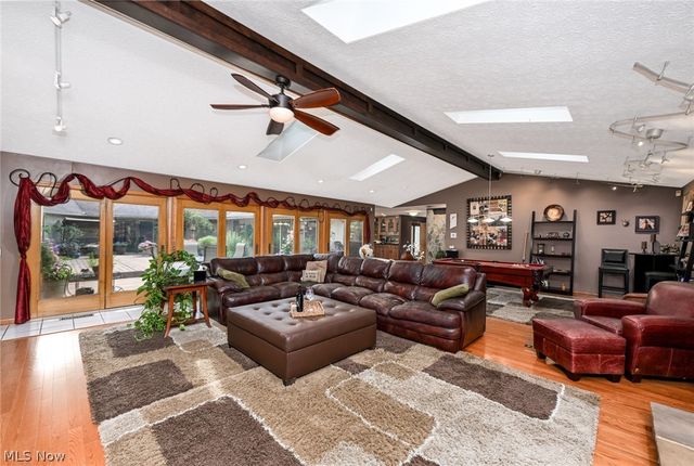 21327 Oak Bark Trail, Strongsville, OH 44149
