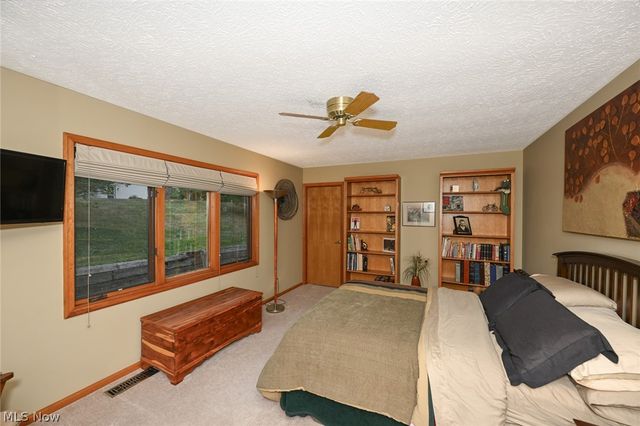 21327 Oak Bark Trail, Strongsville, OH 44149