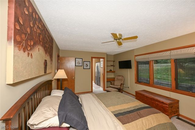 21327 Oak Bark Trail, Strongsville, OH 44149