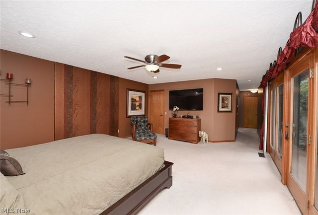 21327 Oak Bark Trail, Strongsville, OH 44149