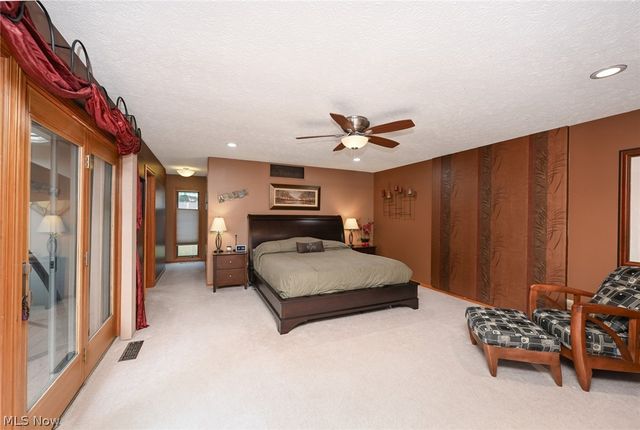 21327 Oak Bark Trail, Strongsville, OH 44149
