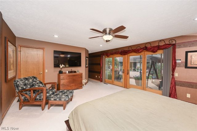 21327 Oak Bark Trail, Strongsville, OH 44149