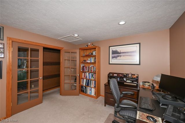 21327 Oak Bark Trail, Strongsville, OH 44149