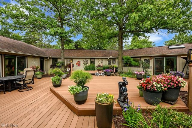 21327 Oak Bark Trail, Strongsville, OH 44149
