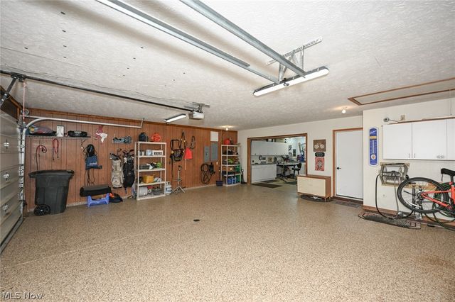21327 Oak Bark Trail, Strongsville, OH 44149