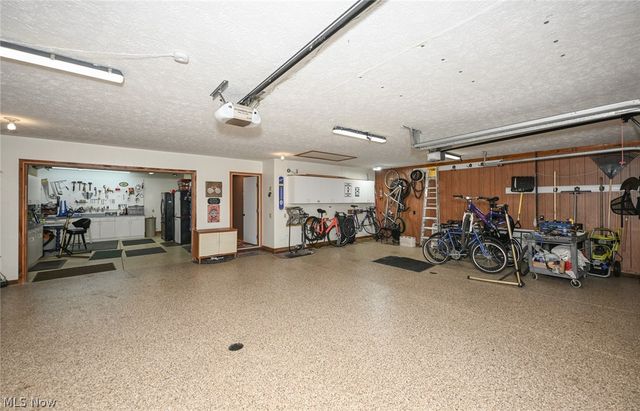21327 Oak Bark Trail, Strongsville, OH 44149