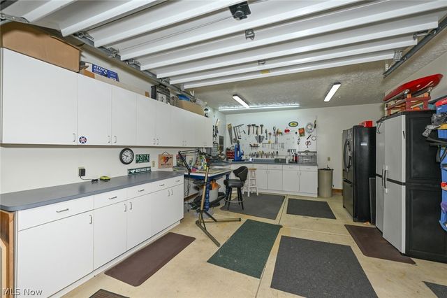 21327 Oak Bark Trail, Strongsville, OH 44149