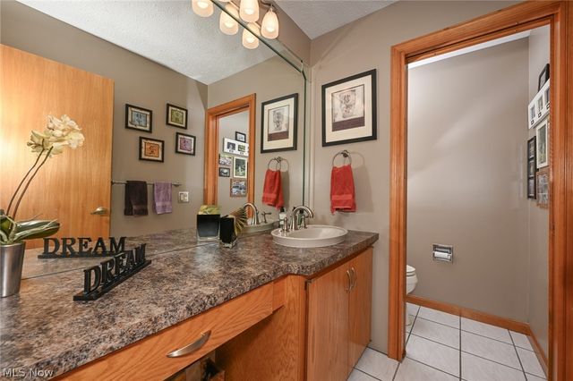 21327 Oak Bark Trail, Strongsville, OH 44149
