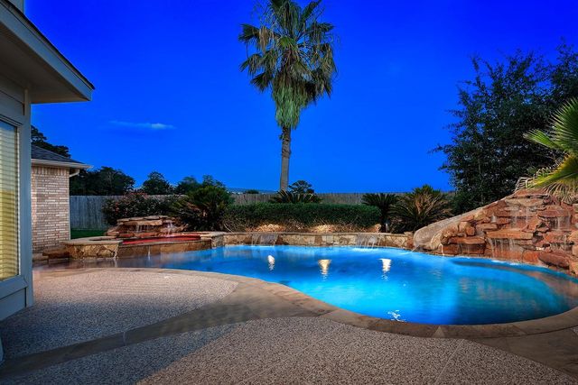 6327 Spring Creek Oaks Drive, Spring, TX 77379