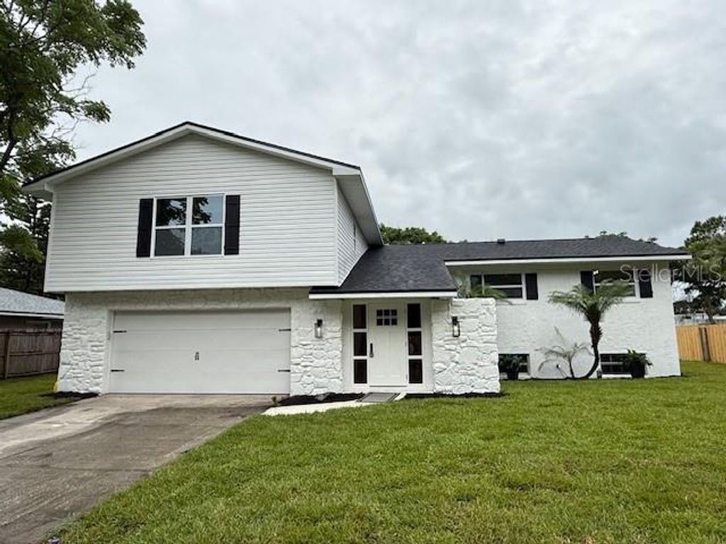 8203 BLUESTAR CIRCLE, Orlando, FL 32819