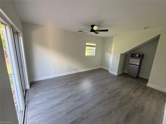 5248 Confederate DR, Naples, FL 34113