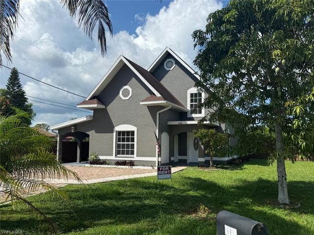 5248 Confederate DR, Naples, FL 34113